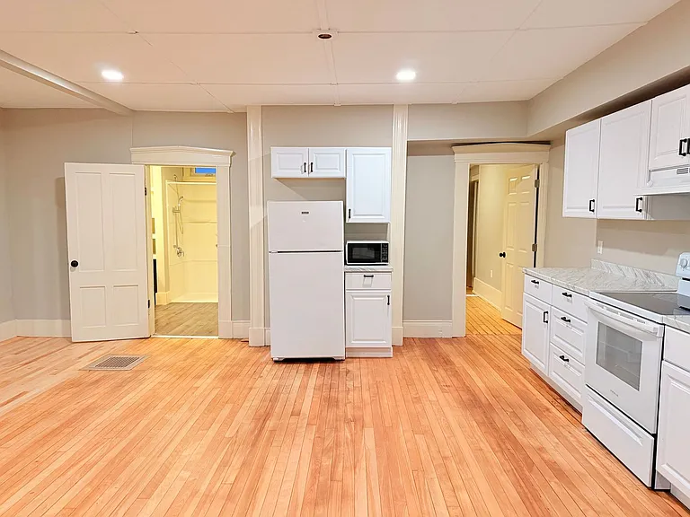 31-63 Christian St #77 — Photo 17