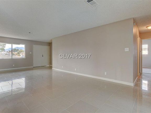 2nd image of 205 Zia St