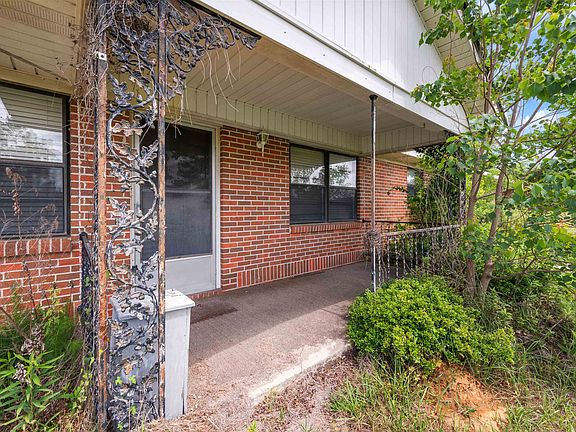 2nd image of 3014 Jay Villa Rd