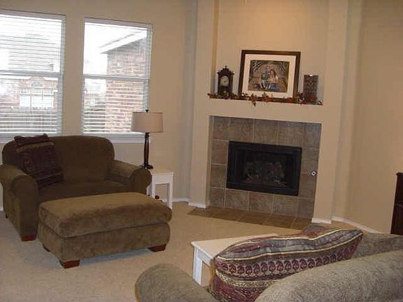 4th image of 1305 Hazelwood Dr