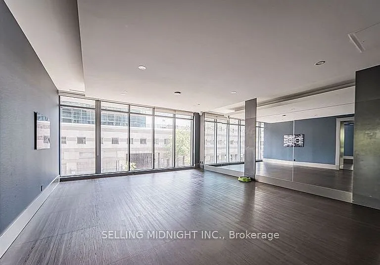 5162 Yonge St #Penthouse 301 — Photo 23