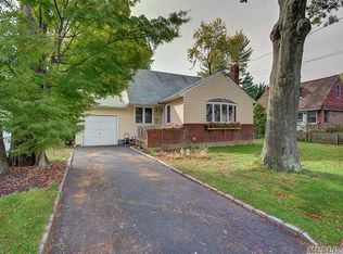 94 Ontario Ave, Massapequa, NY 11758