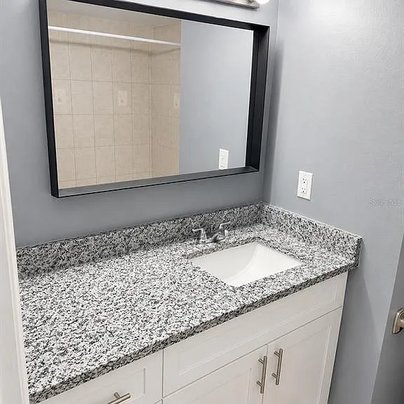 7210 N Manhattan Ave #2011 — Photo 7