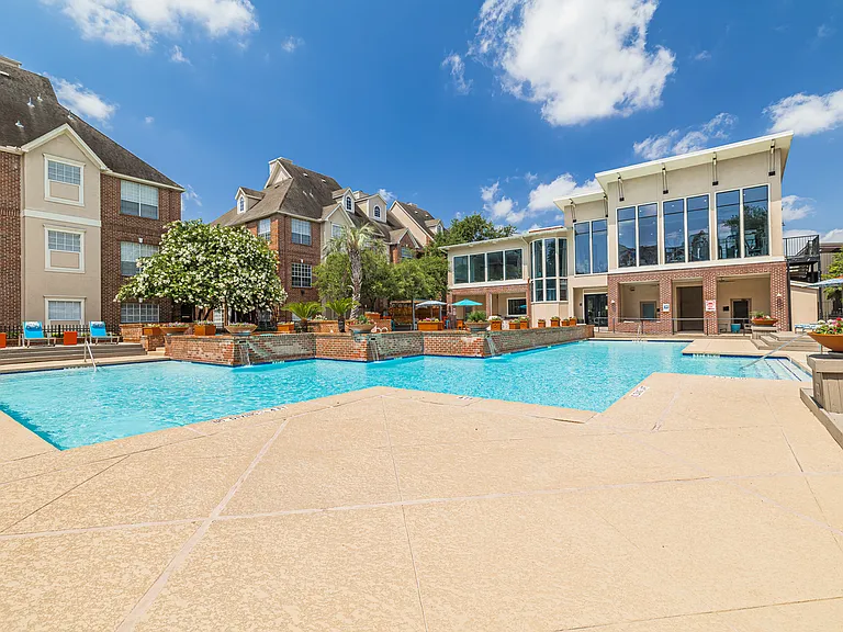 The Village at Bellaire Apartments — Photo 20