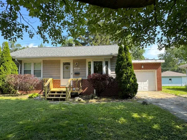 216 Brookwood Dr, Champaign, IL 61820