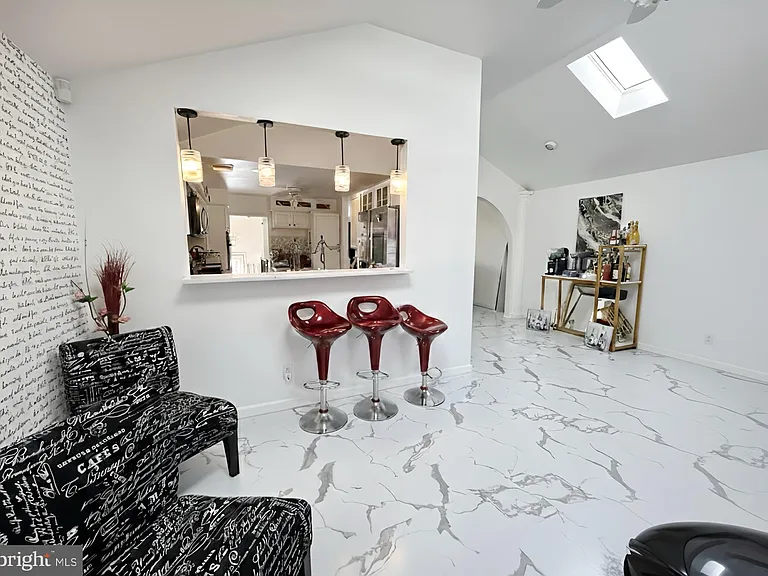 610 Ogden Dr — Photo 10