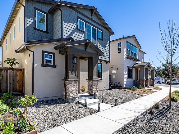 3rd image of 2782 Bella Cir