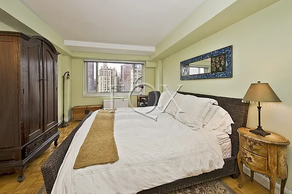 Sold by Fox Residential Group | media 10