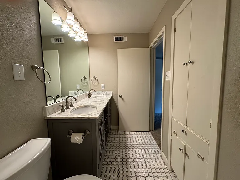 7424 W Northwest Hwy #6 — Photo 22