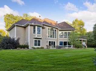 8064 Enclave Cir, Woodbury, MN 55125