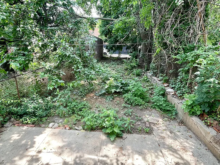 4930 Brown St — Photo 11