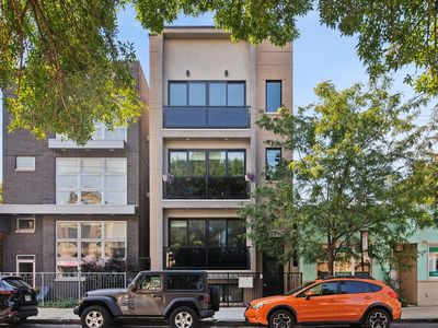 2209 W Belmont Ave #3, Chicago, IL, 60618