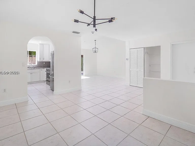 9712 SW 213th Ter — Photo 10