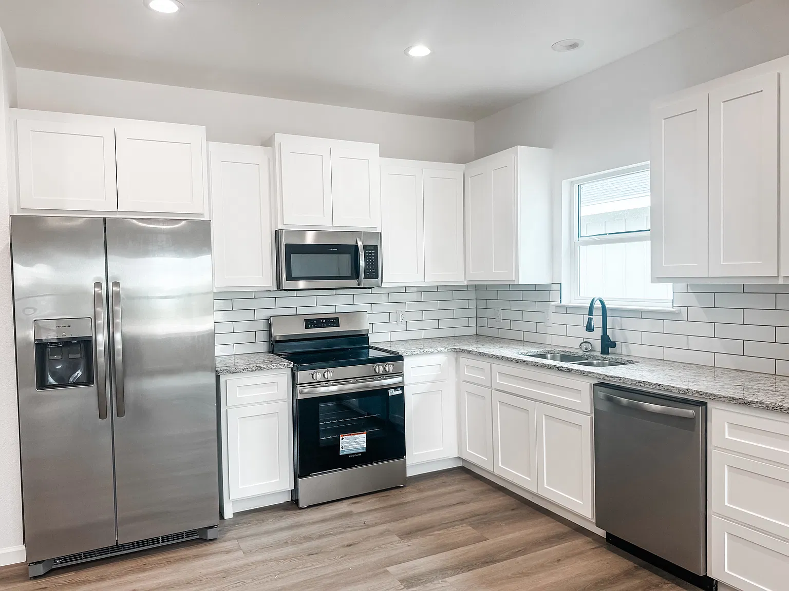 3 bed, 1300 sqft, $2,600 — Photo 3