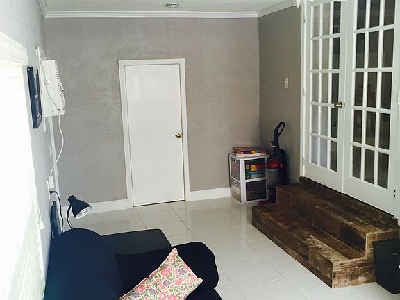 4th image of 265 Minola Dr