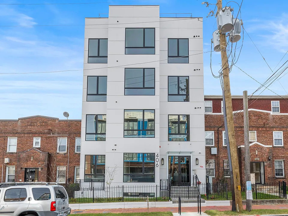 406 Kennedy St NW #404