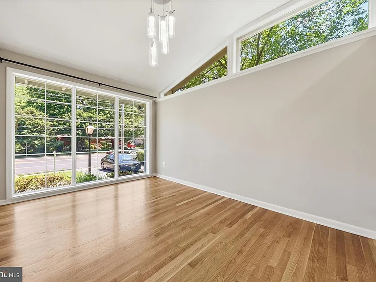 1608 Westmoreland St — Photo 17