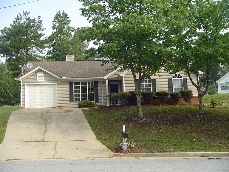 2039 Briar Trail Ct SW — Photo 1