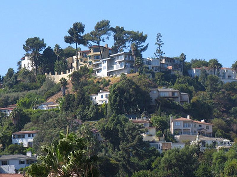 1st image of 2020 N Las Palmas Ave