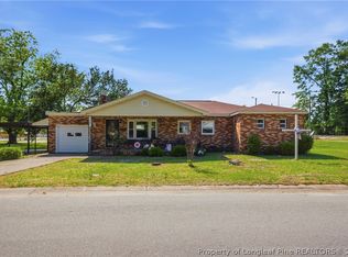 409 N 4th St, Saint Pauls, NC 28384