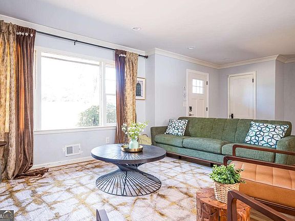 3rd image of 2411 Fair Ln