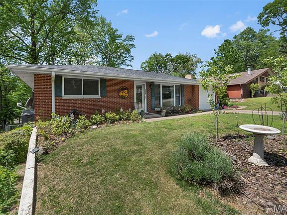 2nd image of 1439 Price Dr