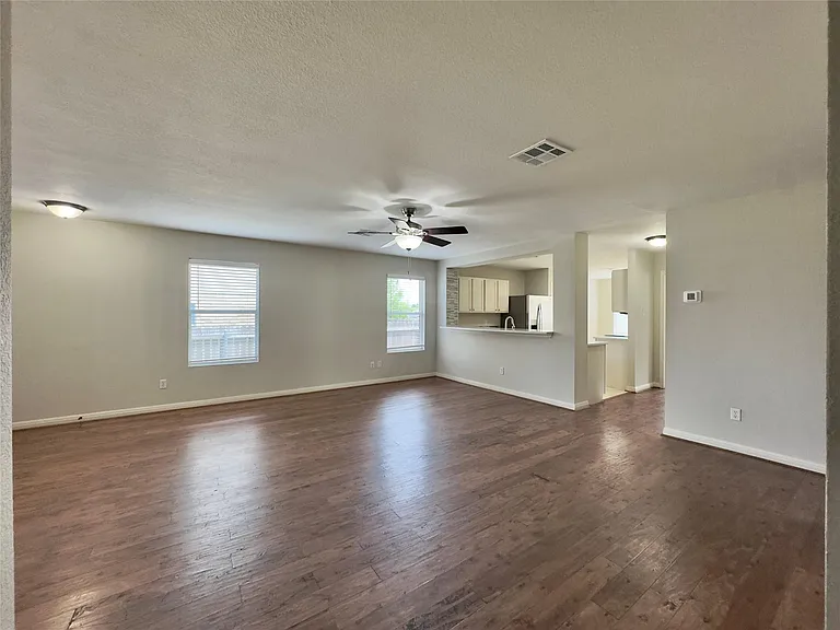 204 Woodley Rd — Photo 16
