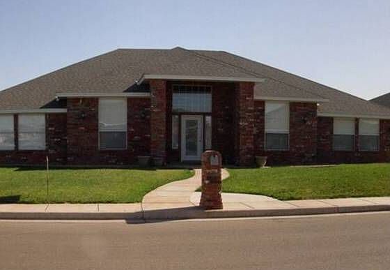 1st image of 425 Adkins Ct