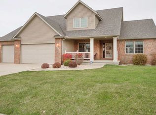 1016 W Scott St, Eldridge, IA