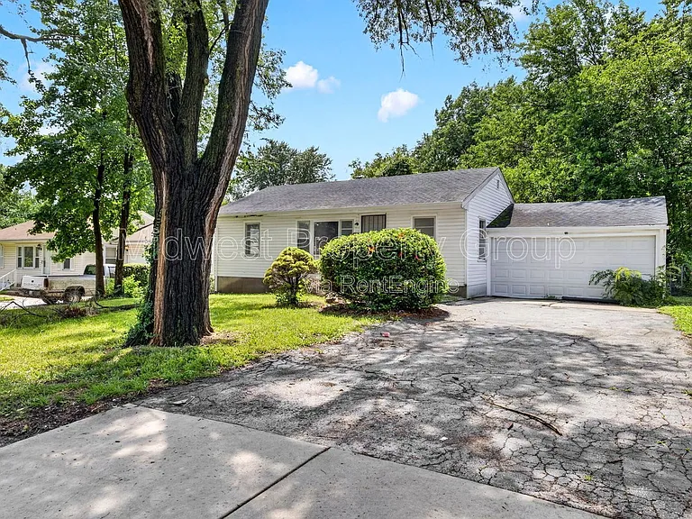 10027 Lilac Ave — Photo 24