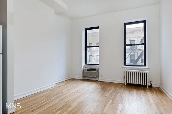 Rented by MNS | media 8