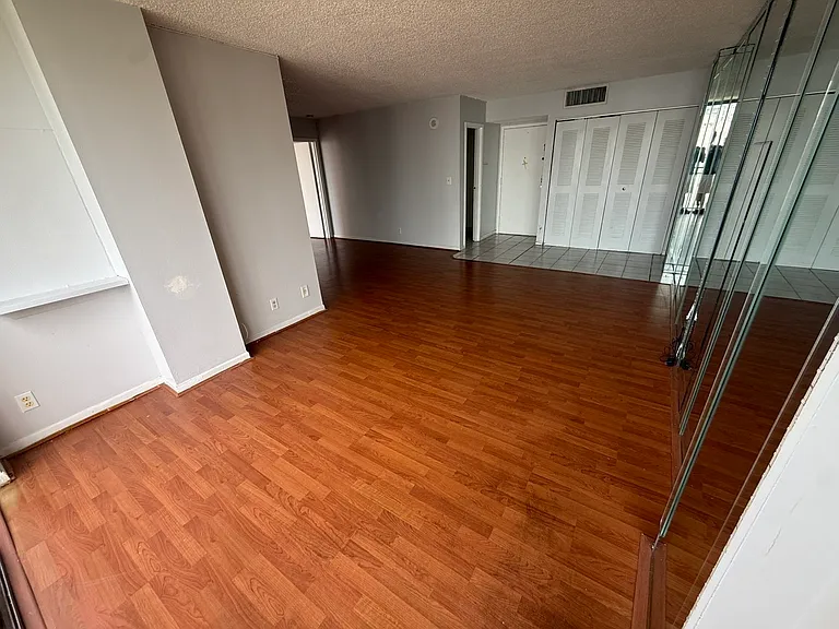 17021 N Bay Rd #9012 — Photo 2