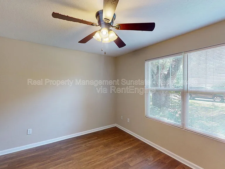 711 Cahoon Rd N — Photo 5