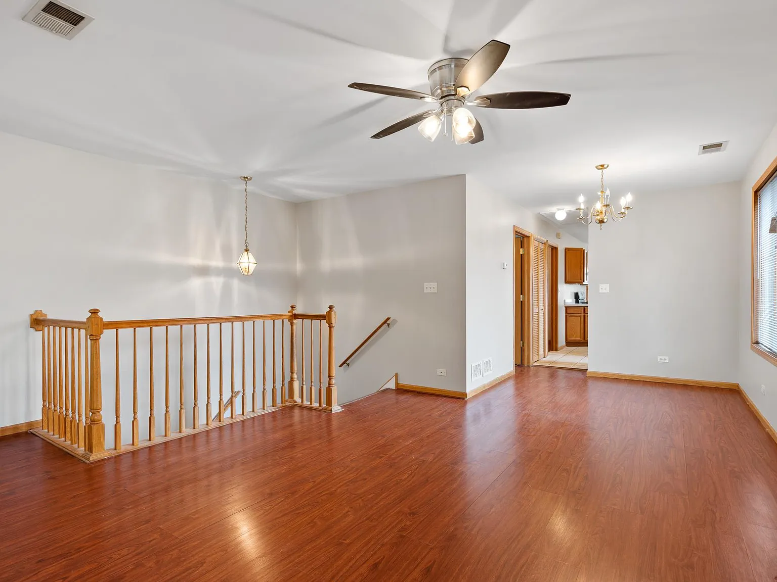 3 bed, 1100 sqft, $2,150 — Photo 3