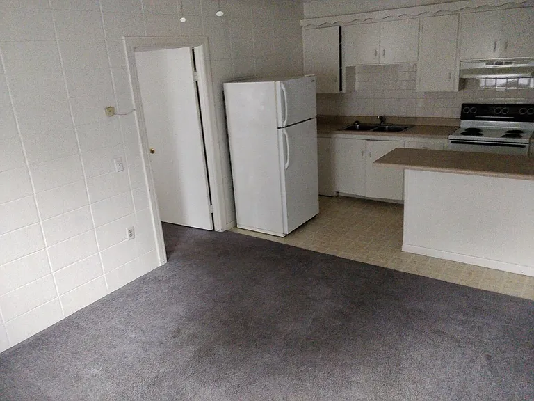 827 E Shawnee St #B — Photo 2