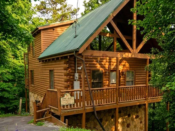 1724 Azalea Cir, Sevierville, TN 37876