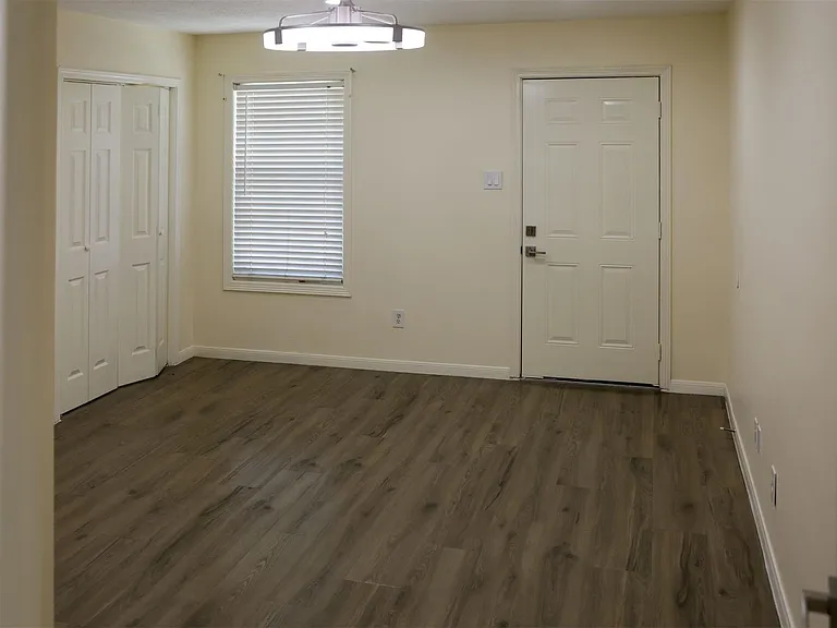 512 Threlkeld St — Photo 16