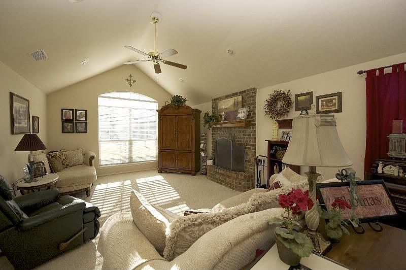 2nd image of 13 Windy Meadow Ln
