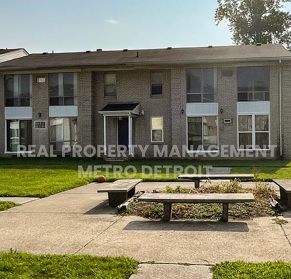 22148 Dante St #111 — Photo 15