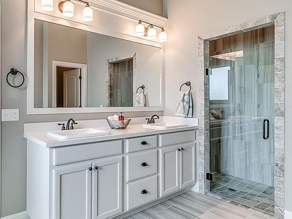 Master shower