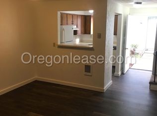 97 D St APT 2, Springfield, OR 97477