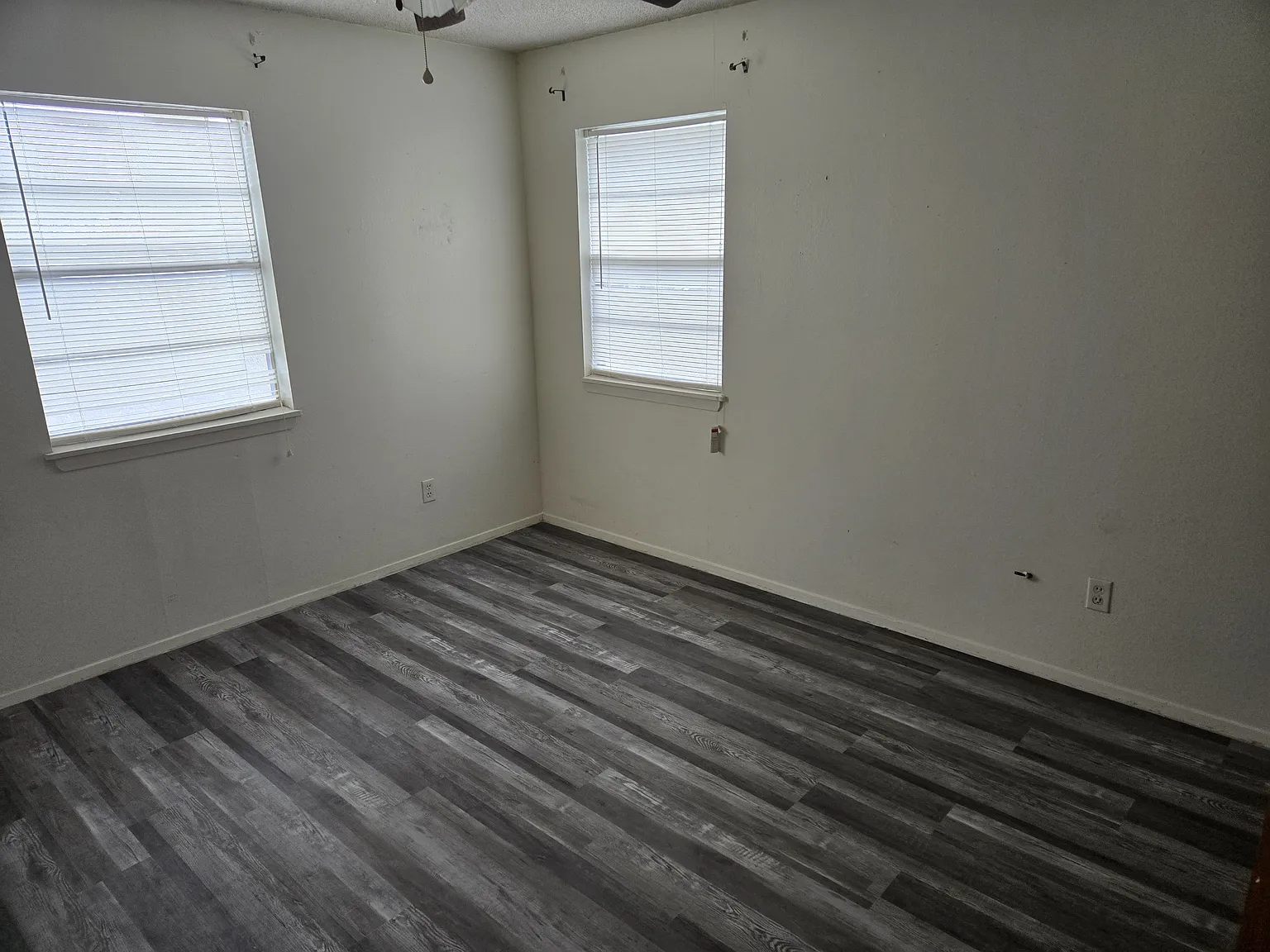 808 Lee Cir — Photo 3