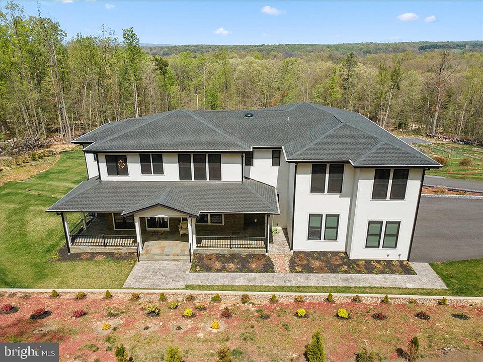 1st image of 138 Wooded Ln