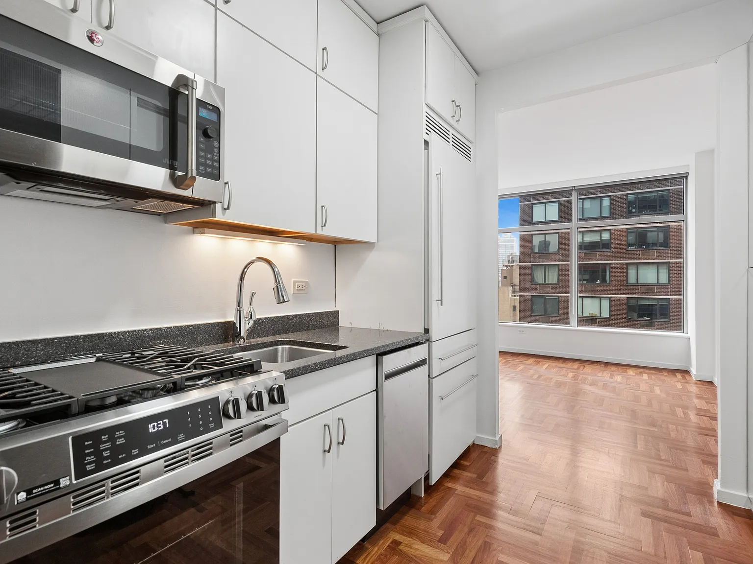 250 East 54th Street — Photo 3