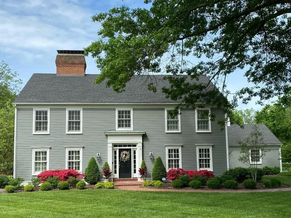 12766 Spruce Pond Dr, Saint Louis, MO 63131