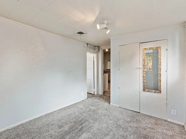 1532 N Chestnut St #A — Photo 18
