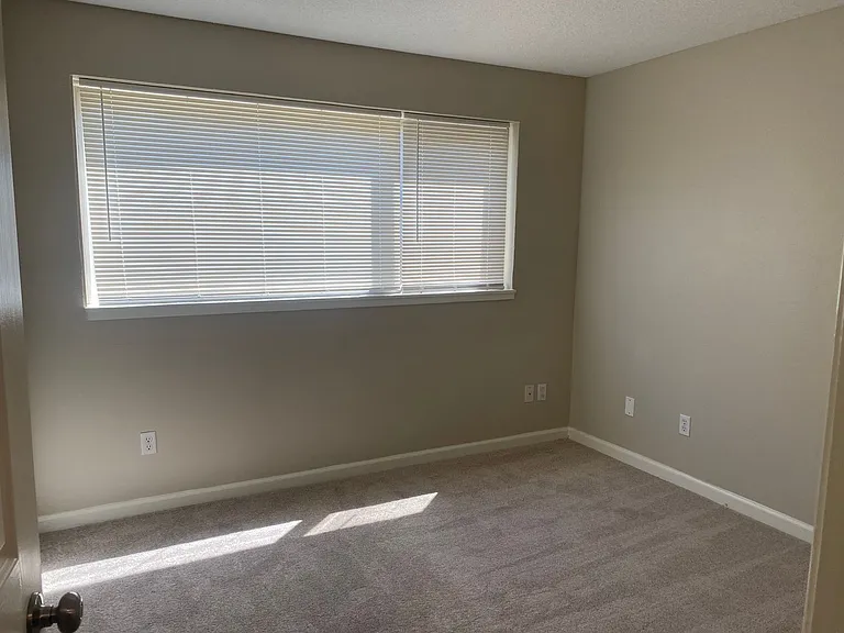 902 - Proverbs 31 Holdings LLC — Photo 28