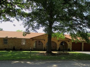 631 N Claud Ave, Bolivar, MO 65613