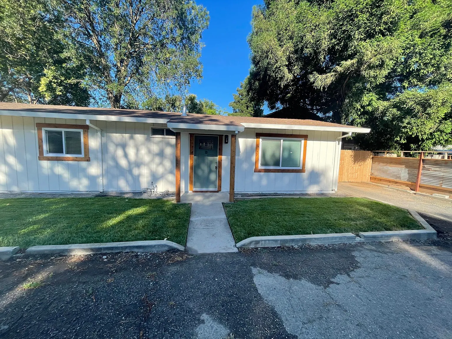 2391 Campbell St — Photo 3