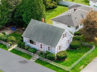 247 Pelham St, Fall River, MA 02721